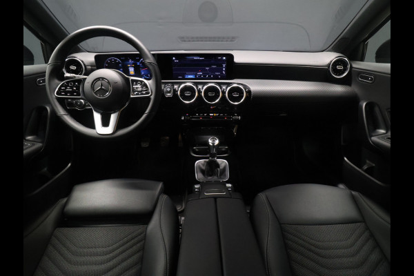 Mercedes-Benz A-Klasse 180 Business Solution [VIRTUAL COCKPIT, CAMERA, 6-BAK, STOELVERWARMING, BLUETOOTH, CRUISE, CLIMATE, NIEUWSTAAT]