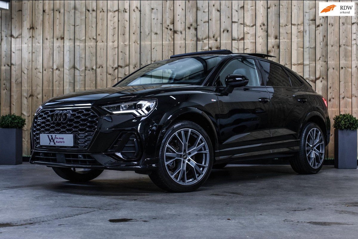 Audi Q3 Sportback 40 TFSI Quattro S-Line *Pano*Camera*Trekhaak*Elek. Stoelen*