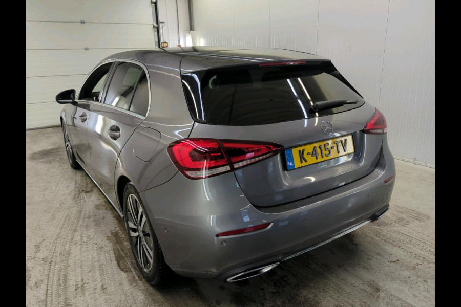 Mercedes-Benz A-Klasse 160 Business Solution Luxury Navigatie Apple Carplay/Android Auto Camera Parkeersensoren Cruise Control Stoelverwarming Virtual Cockpit Lichtmetalen velgen Climate Control Mercedes-Benz A-Klasse 160 Business Solution Luxury Navigatie Apple Carplay/Android Auto Camera Parkeersensoren Cruise Control Stoelverwarming Virtual Cockpit Lichtmetalen velgen Climate Control