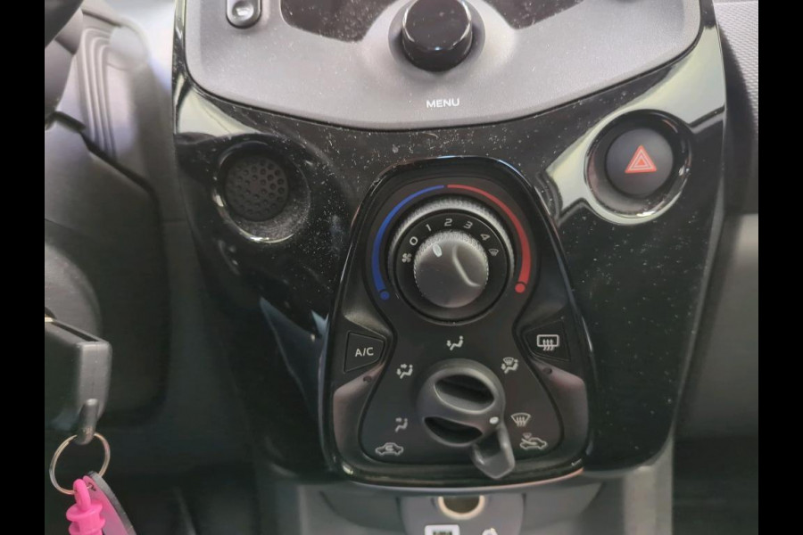 Citroën C1 1.0 VTi Feel Airco DAB 5-deurs Citroën C1 1.0 VTi Feel Airco DAB 5-deurs