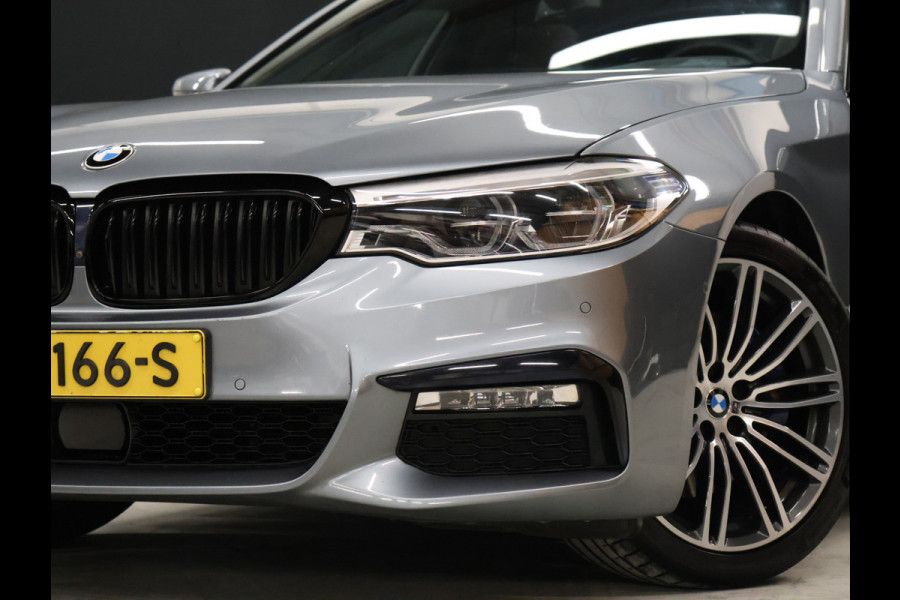 BMW 5 Serie Touring 530i High Executive M-Sport [TREKHAAK INKLAPBAAR, SCHUIFKANTELDAK, MEMORY SEATS, HARMAN/KARDON, APPLE CARPLAY, ADAPTIVE LED, 360 CAMERA, HEAD-UP, ADAPTIVE CRUISE, VOL LEDER, STOELVERWARMING, CLIMATE, NIEUWSTAAT]