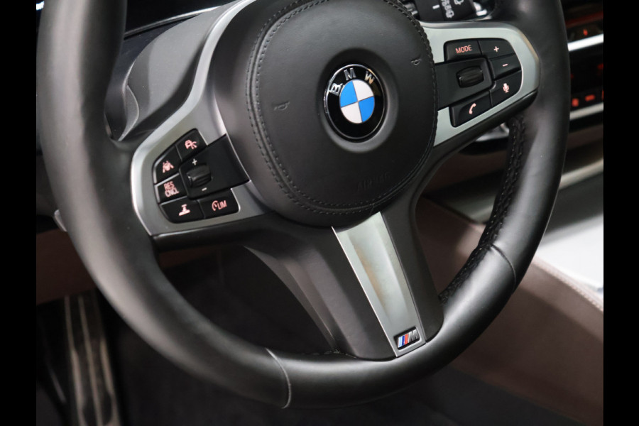 BMW 5 Serie Touring 530i High Executive M-Sport [TREKHAAK INKLAPBAAR, SCHUIFKANTELDAK, MEMORY SEATS, HARMAN/KARDON, APPLE CARPLAY, ADAPTIVE LED, 360 CAMERA, HEAD-UP, ADAPTIVE CRUISE, VOL LEDER, STOELVERWARMING, CLIMATE, NIEUWSTAAT]