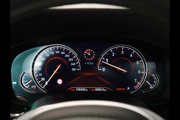 BMW 5 Serie Touring 530i High Executive M-Sport [TREKHAAK INKLAPBAAR, SCHUIFKANTELDAK, MEMORY SEATS, HARMAN/KARDON, APPLE CARPLAY, ADAPTIVE LED, 360 CAMERA, HEAD-UP, ADAPTIVE CRUISE, VOL LEDER, STOELVERWARMING, CLIMATE, NIEUWSTAAT]