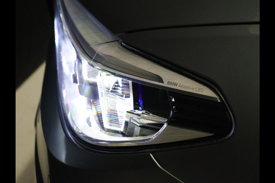 BMW 5 Serie Touring 530i High Executive M-Sport [TREKHAAK INKLAPBAAR, SCHUIFKANTELDAK, MEMORY SEATS, HARMAN/KARDON, APPLE CARPLAY, ADAPTIVE LED, 360 CAMERA, HEAD-UP, ADAPTIVE CRUISE, VOL LEDER, STOELVERWARMING, CLIMATE, NIEUWSTAAT]