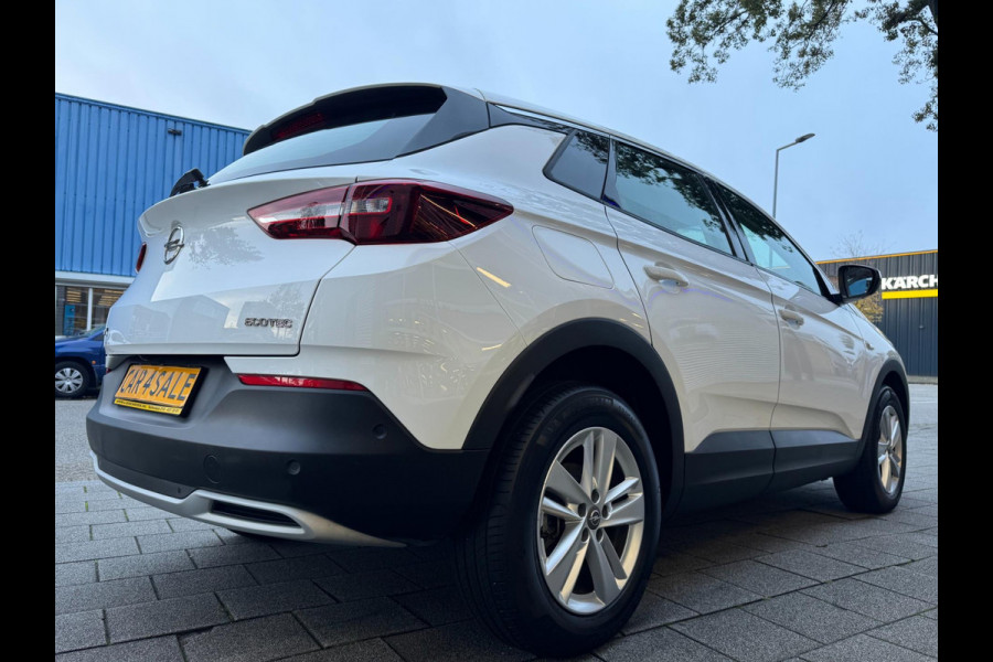 Opel Grandland X 1.2 Turbo Business Elegance - Navigatie I Airco I Sport velgen I Achteruitrij camera I PDC I Dealer onderhouden