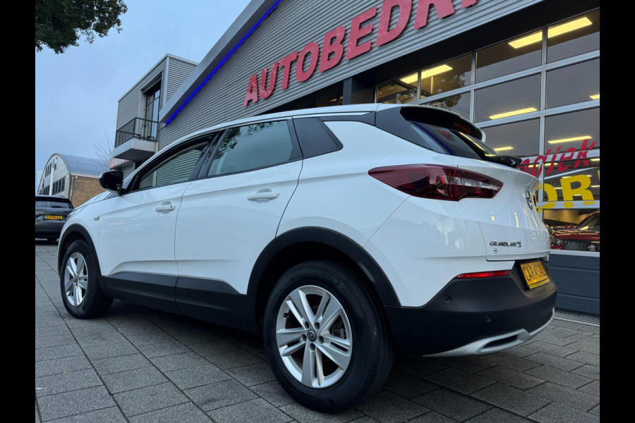 Opel Grandland X 1.2 Turbo Business Elegance - Navigatie I Airco I Sport velgen I Achteruitrij camera I PDC I Dealer onderhouden