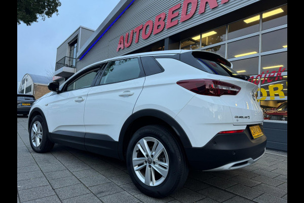 Opel Grandland X 1.2 Turbo Business Elegance - Navigatie I Airco I Sport velgen I Achteruitrij camera I PDC I Dealer onderhouden