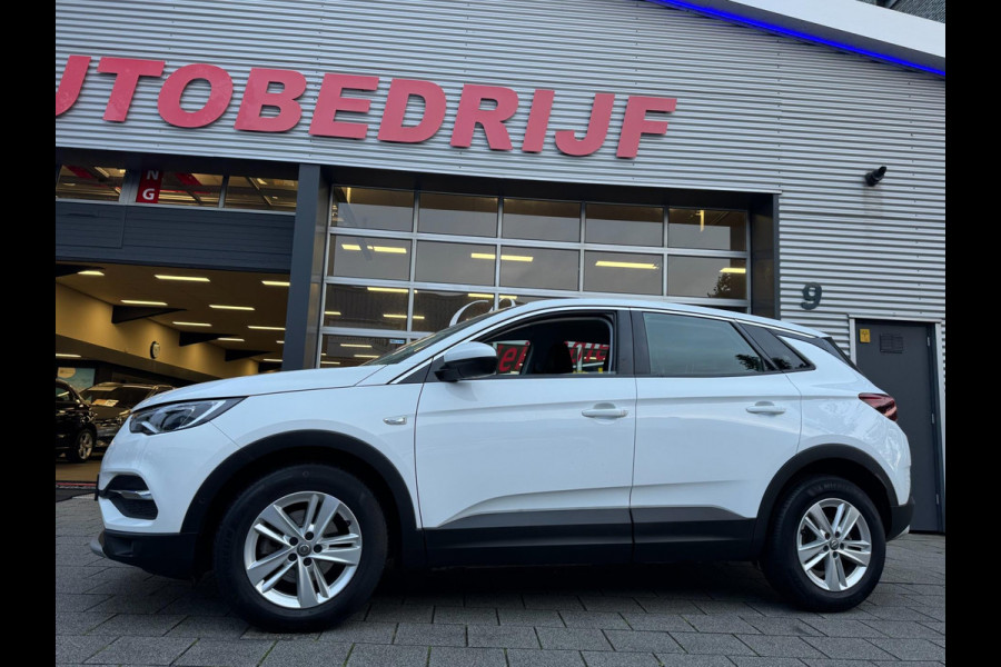 Opel Grandland X 1.2 Turbo Business Elegance - Navigatie I Airco I Sport velgen I Achteruitrij camera I PDC I Dealer onderhouden
