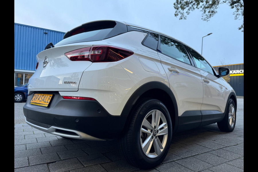 Opel Grandland X 1.2 Turbo Business Elegance - Navigatie I Airco I Sport velgen I Achteruitrij camera I PDC I Dealer onderhouden