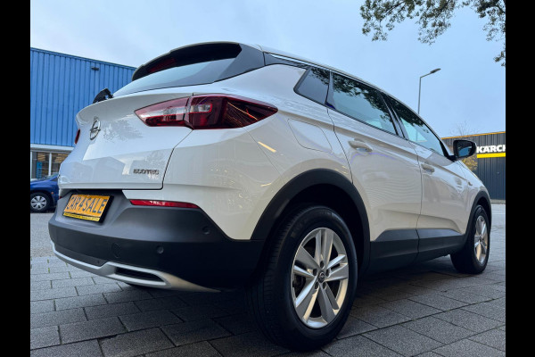 Opel Grandland X 1.2 Turbo Business Elegance - Navigatie I Airco I Sport velgen I Achteruitrij camera I PDC I Dealer onderhouden