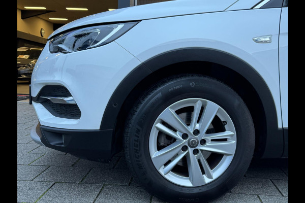 Opel Grandland X 1.2 Turbo Business Elegance - Navigatie I Airco I Sport velgen I Achteruitrij camera I PDC I Dealer onderhouden