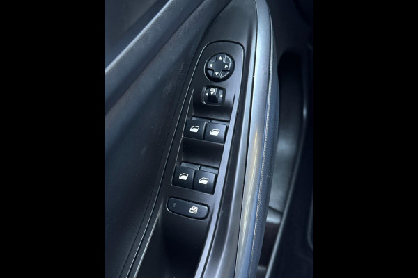 Opel Grandland X 1.2 Turbo Business Elegance - Navigatie I Airco I Sport velgen I Achteruitrij camera I PDC I Dealer onderhouden