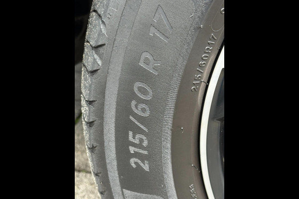 Peugeot 2008 1.2 PureTech Allure 131PK - Navigatie I LED/PDC I Achteruitrij camera I Airco I Sport velgen I Dealer onderhouden