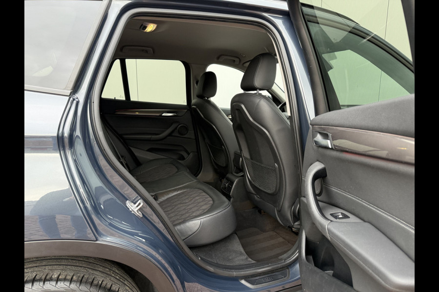 BMW X1 sDrive18i 136pk High Executive Automaat BMW X1 sDrive18i 136pk High Executive Automaat