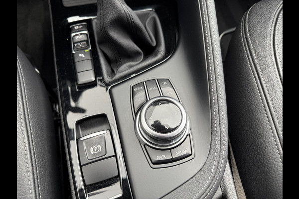 BMW X1 sDrive18i 136pk High Executive Automaat BMW X1 sDrive18i 136pk High Executive Automaat