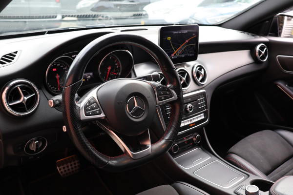 Mercedes-Benz CLA-Klasse Shooting Brake 180 AMG | Panoramadak | Camera | Stoelverwarming | Navigatie | Bi-Xenon | Facelift | Trekhaak afneembaar | F1 Flippers | NAP Logisch | Nieuwe APK Mercedes-Benz CLA-Klasse Shooting Brake 180 AMG | Panoramadak | Camera | Stoelverwarming | Navigatie | Bi-Xenon | Facelift | Trekhaak afneembaar | F1 Flippers | NAP Logisch | Nieuwe APK