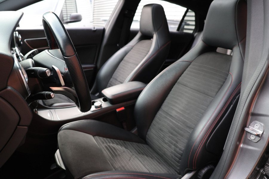 Mercedes-Benz CLA-Klasse Shooting Brake 180 AMG | Panoramadak | Camera | Stoelverwarming | Navigatie | Bi-Xenon | Facelift | Trekhaak afneembaar | F1 Flippers | NAP Logisch | Nieuwe APK Mercedes-Benz CLA-Klasse Shooting Brake 180 AMG | Panoramadak | Camera | Stoelverwarming | Navigatie | Bi-Xenon | Facelift | Trekhaak afneembaar | F1 Flippers | NAP Logisch | Nieuwe APK