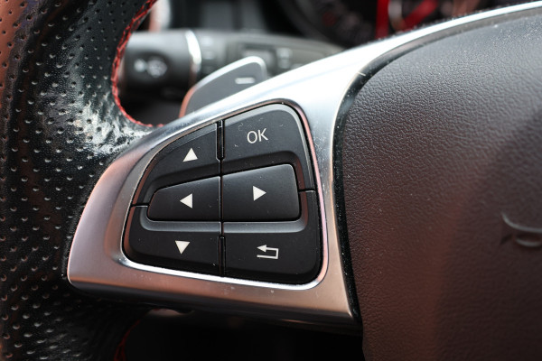 Mercedes-Benz CLA-Klasse Shooting Brake 180 AMG | Panoramadak | Camera | Stoelverwarming | Navigatie | Bi-Xenon | Facelift | Trekhaak afneembaar | F1 Flippers | NAP Logisch | Nieuwe APK Mercedes-Benz CLA-Klasse Shooting Brake 180 AMG | Panoramadak | Camera | Stoelverwarming | Navigatie | Bi-Xenon | Facelift | Trekhaak afneembaar | F1 Flippers | NAP Logisch | Nieuwe APK