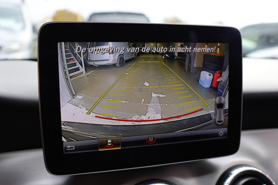 Mercedes-Benz CLA-Klasse Shooting Brake 180 AMG | Panoramadak | Camera | Stoelverwarming | Navigatie | Bi-Xenon | Facelift | Trekhaak afneembaar | F1 Flippers | NAP Logisch | Nieuwe APK Mercedes-Benz CLA-Klasse Shooting Brake 180 AMG | Panoramadak | Camera | Stoelverwarming | Navigatie | Bi-Xenon | Facelift | Trekhaak afneembaar | F1 Flippers | NAP Logisch | Nieuwe APK