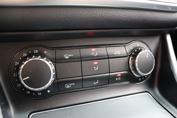 Mercedes-Benz CLA-Klasse Shooting Brake 180 AMG | Panoramadak | Camera | Stoelverwarming | Navigatie | Bi-Xenon | Facelift | Trekhaak afneembaar | F1 Flippers | NAP Logisch | Nieuwe APK Mercedes-Benz CLA-Klasse Shooting Brake 180 AMG | Panoramadak | Camera | Stoelverwarming | Navigatie | Bi-Xenon | Facelift | Trekhaak afneembaar | F1 Flippers | NAP Logisch | Nieuwe APK