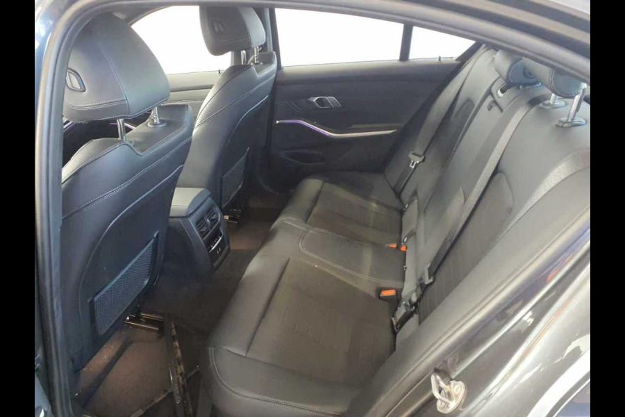 BMW 3-serie 330e Sport Line 292 pk Aut Airco ECC Cruise Control Stoelverwarming Live Cockpit Pro PDC VA + Camera Full LED BMW 3-serie 330e Sport Line 292 pk Aut Airco ECC Cruise Control Stoelverwarming Live Cockpit Pro PDC VA + Camera Full LED