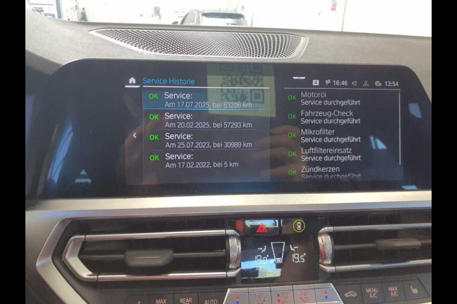 BMW 3-serie 330e Sport Line 292 pk Aut Airco ECC Cruise Control Stoelverwarming Live Cockpit Pro PDC VA + Camera Full LED BMW 3-serie 330e Sport Line 292 pk Aut Airco ECC Cruise Control Stoelverwarming Live Cockpit Pro PDC VA + Camera Full LED