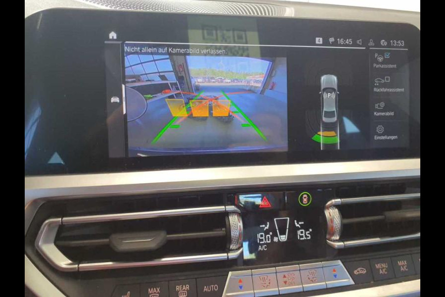 BMW 3-serie 330e Sport Line 292 pk Aut Airco ECC Cruise Control Stoelverwarming Live Cockpit Pro PDC VA + Camera Full LED BMW 3-serie 330e Sport Line 292 pk Aut Airco ECC Cruise Control Stoelverwarming Live Cockpit Pro PDC VA + Camera Full LED