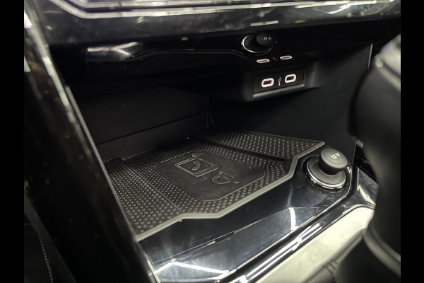 Volkswagen T-Roc 1.5 TSI R-Line | Black Edition | IQ | Pano Volkswagen T-Roc 1.5 TSI R-Line | Black Edition | IQ | Pano