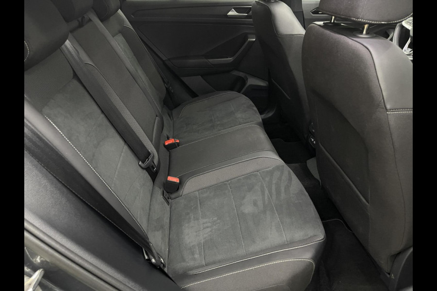 Volkswagen T-Roc 1.5 TSI R-Line | Black Edition | IQ | Pano Volkswagen T-Roc 1.5 TSI R-Line | Black Edition | IQ | Pano