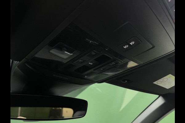 Volkswagen T-Roc 1.5 TSI R-Line | Black Edition | IQ | Pano Volkswagen T-Roc 1.5 TSI R-Line | Black Edition | IQ | Pano