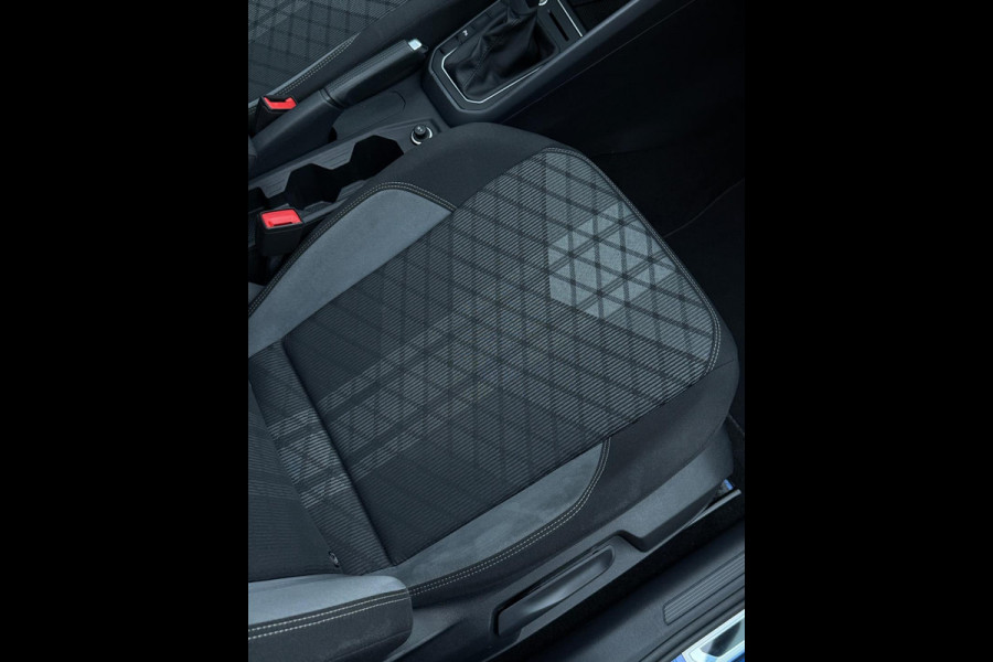 Volkswagen Polo 1.0 TSI 2x R-Line Panorama Camera CarPlay