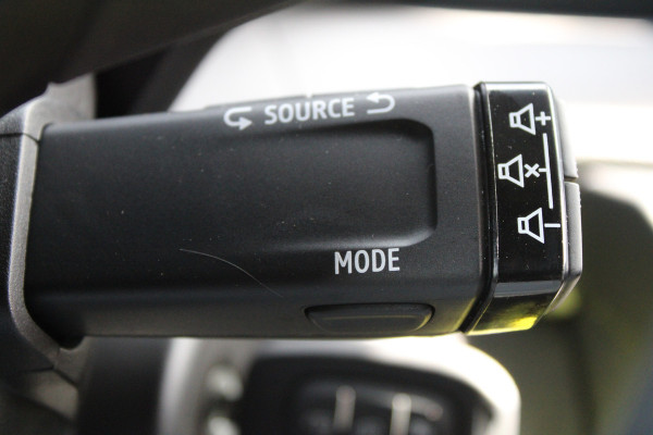 Renault Master T35 2.0 dCi 170pk L2H2 Extra - 2x Schuifdeur - Navigatie - Blind Spot - Camera - Stoelverwarming - Verwarmde voorruit - Rijklaar