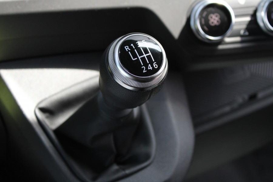 Renault Master T35 2.0 dCi 170pk L2H2 Extra - 2x Schuifdeur - Navigatie - Blind Spot - Camera - Stoelverwarming - Verwarmde voorruit - Rijklaar