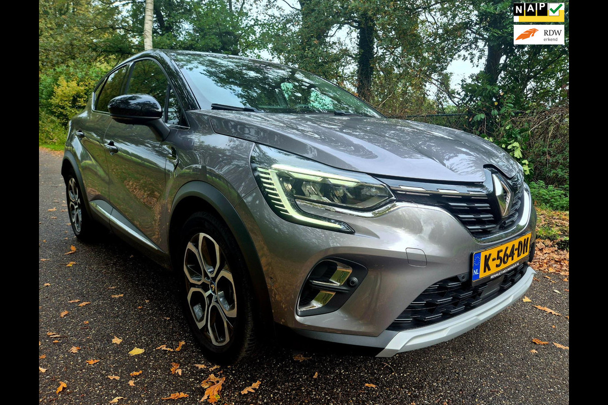 Renault Captur 1.6 E-Tech Plug-in Hybrid 160 Panoramadsk trekhaak Renault Captur 1.6 E-Tech Plug-in Hybrid 160 Panoramadsk trekhaak