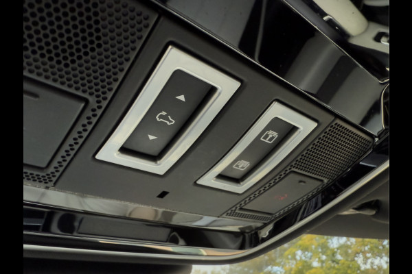 Land Rover Range Rover Velar 3.0 V6 AWD HSE R-dynamic - Airco, Elek. verst. stoelen, Stuur- stoelverwarming, Pano, Cruise!