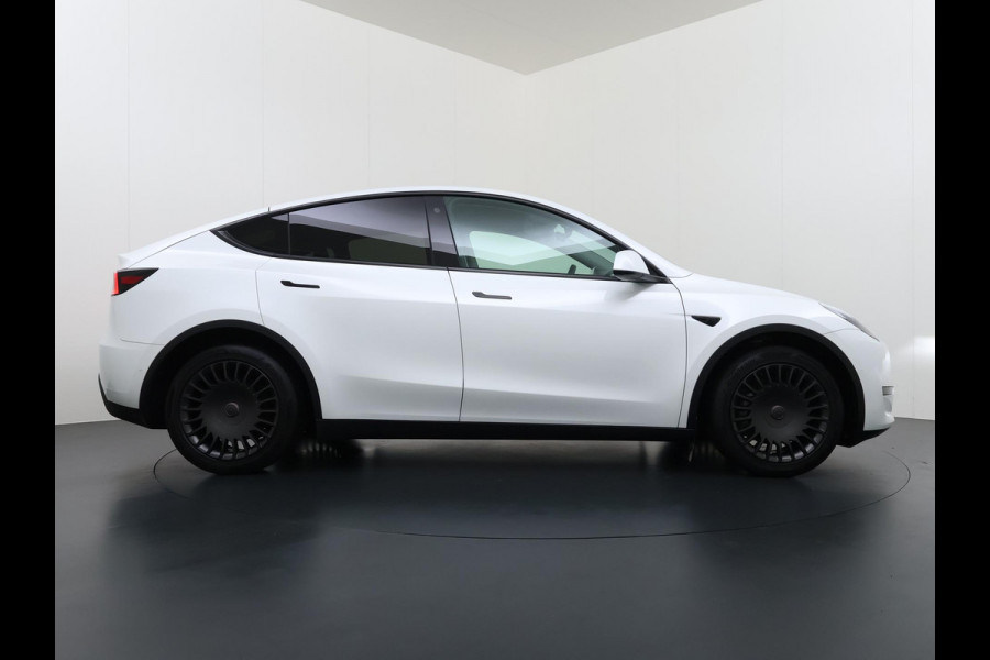 Tesla Model Y Long Range AWD 75 kWh AUTOPILOT| RIJKLAARPRIJS INCL. TESLA GARANTIE TOT 08-2026/80.000KM accu en aandrijflijn t/m 08-2030/192.000km Tesla Model Y Long Range AWD 75 kWh AUTOPILOT| RIJKLAARPRIJS INCL. TESLA GARANTIE TOT 08-2026/80.000KM accu en aandrijflijn t/m 08-2030/192.000km