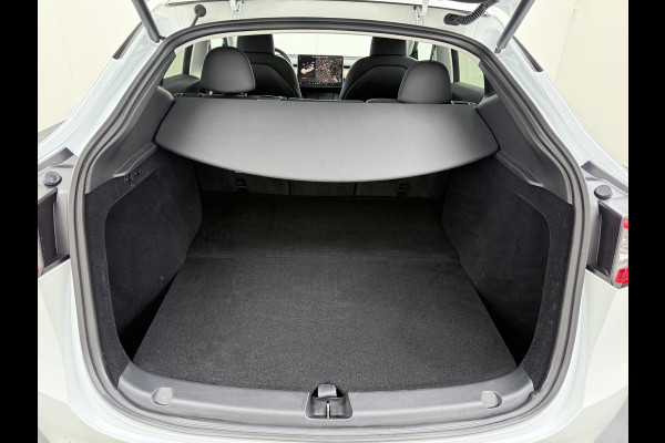 Tesla Model Y Long Range AWD 75 kWh AUTOPILOT| RIJKLAARPRIJS INCL. TESLA GARANTIE TOT 08-2026/80.000KM accu en aandrijflijn t/m 08-2030/192.000km Tesla Model Y Long Range AWD 75 kWh AUTOPILOT| RIJKLAARPRIJS INCL. TESLA GARANTIE TOT 08-2026/80.000KM accu en aandrijflijn t/m 08-2030/192.000km