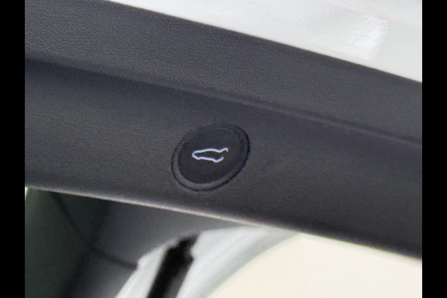 Tesla Model Y Long Range AWD 75 kWh AUTOPILOT| RIJKLAARPRIJS INCL. TESLA GARANTIE TOT 08-2026/80.000KM accu en aandrijflijn t/m 08-2030/192.000km Tesla Model Y Long Range AWD 75 kWh AUTOPILOT| RIJKLAARPRIJS INCL. TESLA GARANTIE TOT 08-2026/80.000KM accu en aandrijflijn t/m 08-2030/192.000km