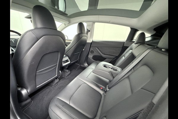 Tesla Model Y Long Range AWD 75 kWh AUTOPILOT| RIJKLAARPRIJS INCL. TESLA GARANTIE TOT 08-2026/80.000KM accu en aandrijflijn t/m 08-2030/192.000km Tesla Model Y Long Range AWD 75 kWh AUTOPILOT| RIJKLAARPRIJS INCL. TESLA GARANTIE TOT 08-2026/80.000KM accu en aandrijflijn t/m 08-2030/192.000km