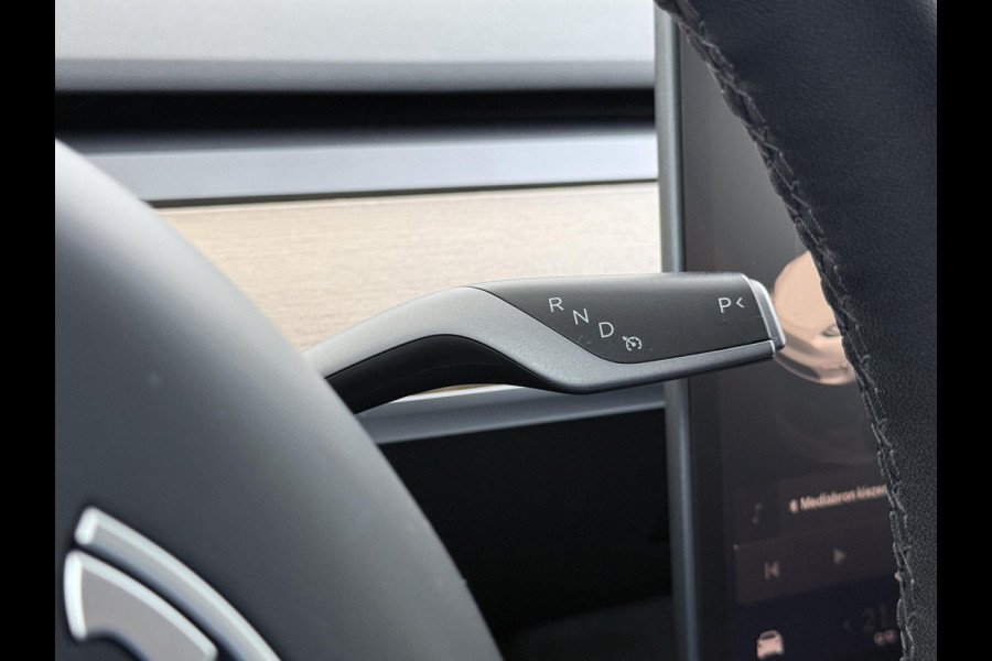 Tesla Model Y Long Range AWD 75 kWh AUTOPILOT| RIJKLAARPRIJS INCL. TESLA GARANTIE TOT 08-2026/80.000KM accu en aandrijflijn t/m 08-2030/192.000km Tesla Model Y Long Range AWD 75 kWh AUTOPILOT| RIJKLAARPRIJS INCL. TESLA GARANTIE TOT 08-2026/80.000KM accu en aandrijflijn t/m 08-2030/192.000km