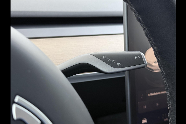 Tesla Model Y Long Range AWD 75 kWh AUTOPILOT| RIJKLAARPRIJS INCL. TESLA GARANTIE TOT 08-2026/80.000KM accu en aandrijflijn t/m 08-2030/192.000km Tesla Model Y Long Range AWD 75 kWh AUTOPILOT| RIJKLAARPRIJS INCL. TESLA GARANTIE TOT 08-2026/80.000KM accu en aandrijflijn t/m 08-2030/192.000km