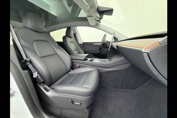 Tesla Model Y Long Range AWD 75 kWh AUTOPILOT| RIJKLAARPRIJS INCL. TESLA GARANTIE TOT 08-2026/80.000KM accu en aandrijflijn t/m 08-2030/192.000km Tesla Model Y Long Range AWD 75 kWh AUTOPILOT| RIJKLAARPRIJS INCL. TESLA GARANTIE TOT 08-2026/80.000KM accu en aandrijflijn t/m 08-2030/192.000km