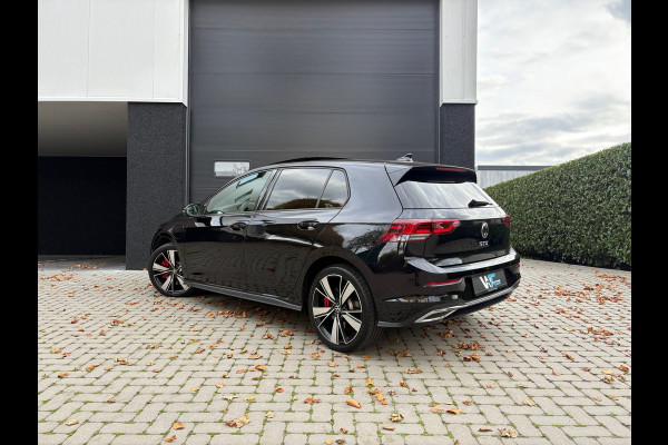 Volkswagen Golf 1.4 eHybrid GTE - Pano - Trekhaak - nieuwstaat