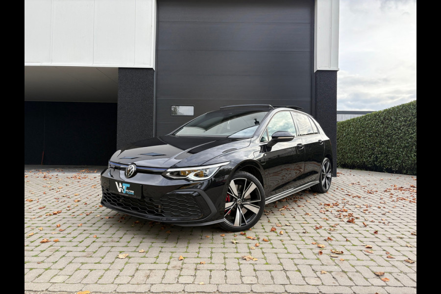 Volkswagen Golf 1.4 eHybrid GTE - Pano - Trekhaak - nieuwstaat