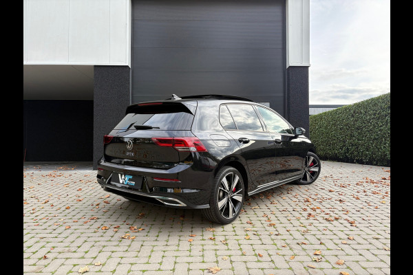Volkswagen Golf 1.4 eHybrid GTE - Pano - Trekhaak - nieuwstaat