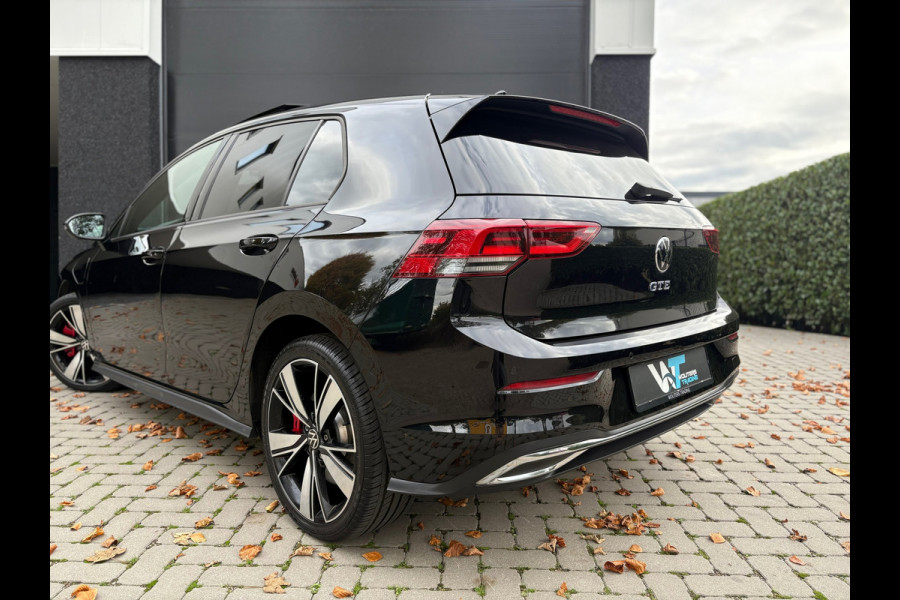 Volkswagen Golf 1.4 eHybrid GTE - Pano - Trekhaak - nieuwstaat