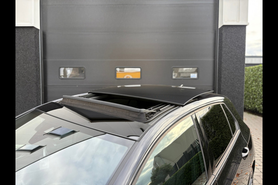 Volkswagen Golf 1.4 eHybrid GTE - Pano - Trekhaak - nieuwstaat