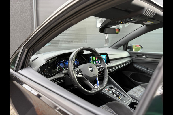 Volkswagen Golf 1.4 eHybrid GTE - Pano - Trekhaak - nieuwstaat
