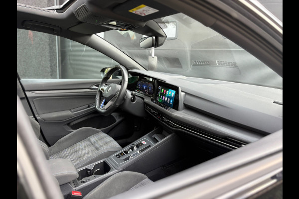 Volkswagen Golf 1.4 eHybrid GTE - Pano - Trekhaak - nieuwstaat
