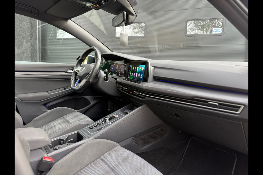 Volkswagen Golf 1.4 eHybrid GTE - Pano - Trekhaak - nieuwstaat